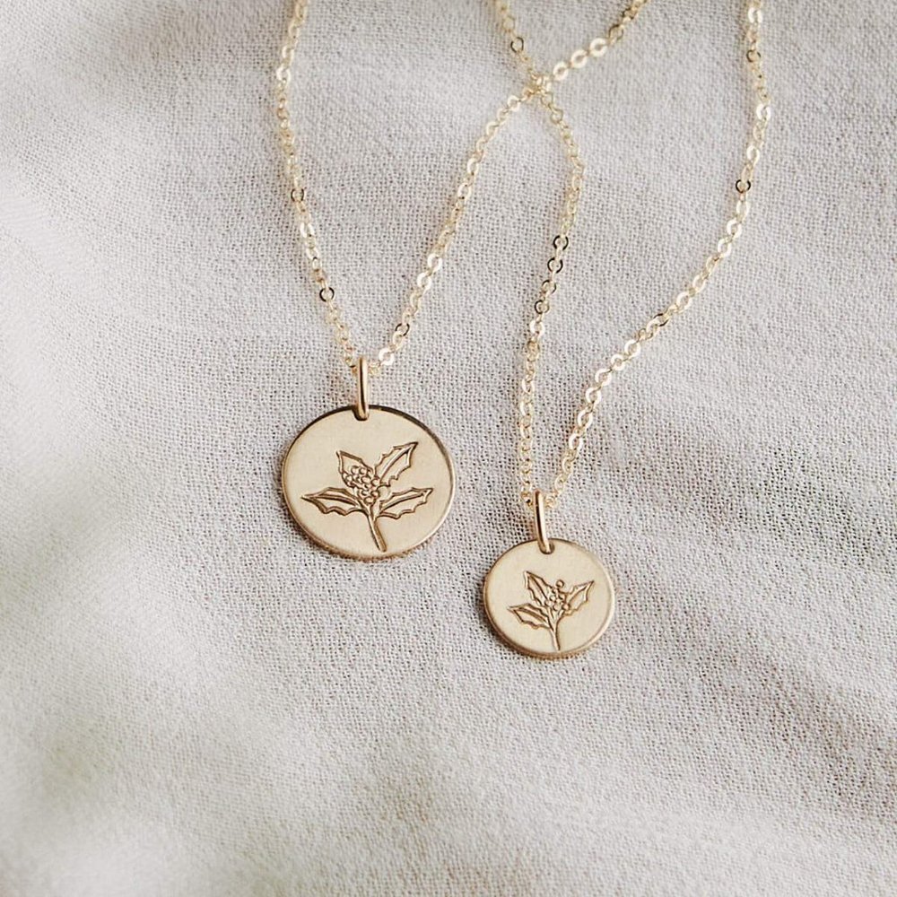 Holly December Birth Flower Cute Engraved Necklace - Picture 2 of 16